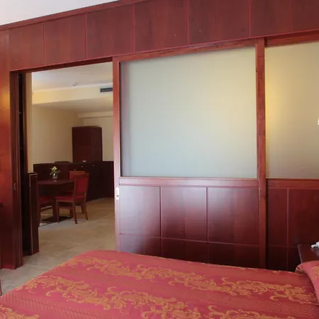 Relais Dei Normanni Hotel 4*