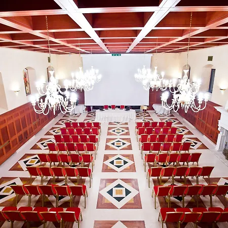 Relais Dei Normanni Hotel 4*