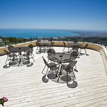 מלון Relais Dei Normanni