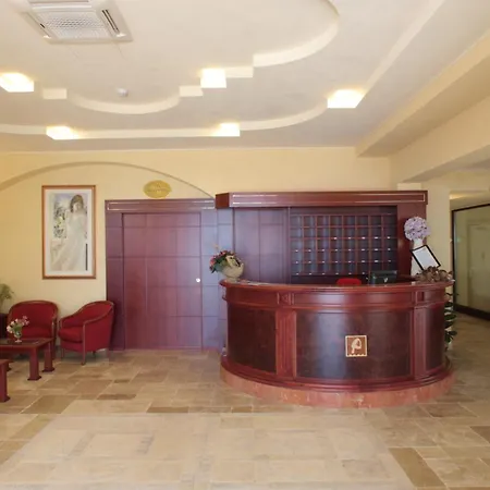 מלון Relais Dei Normanni Monte SantʼAngelo