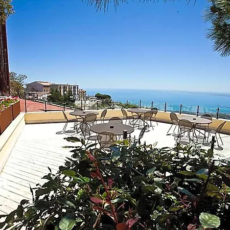 Relais Dei Normanni Hotel 4*