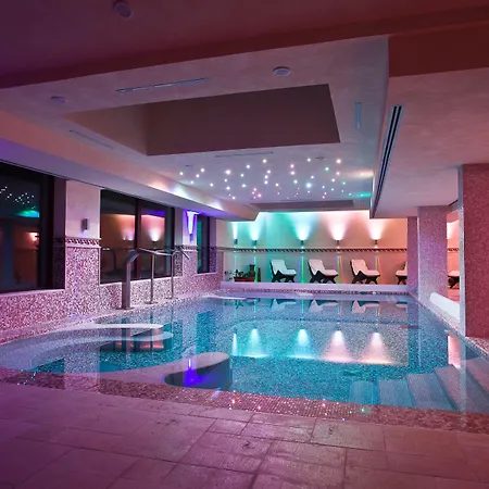 Relais Dei Normanni מלון Monte SantʼAngelo