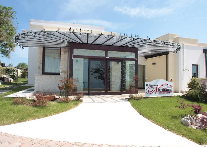 Relais Dei Normanni فندق Monte SantʼAngelo