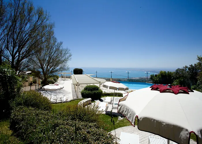 فندق Relais Dei Normanni Monte SantʼAngelo