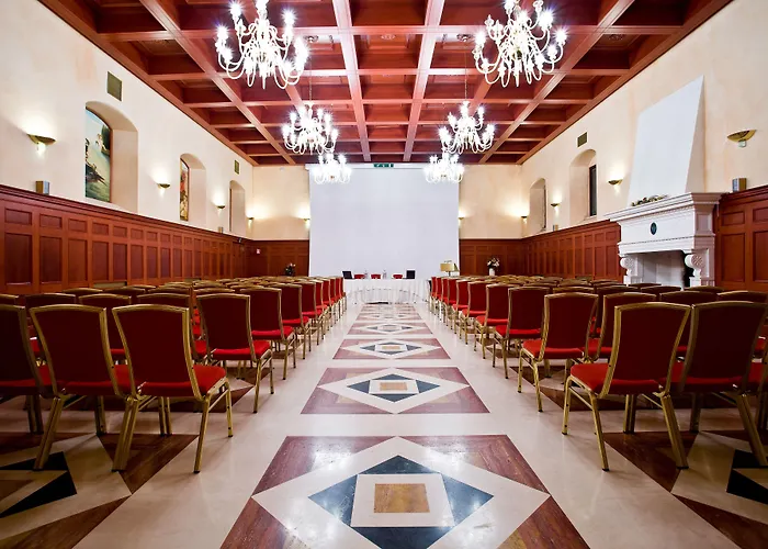 فندق Relais Dei Normanni 4*