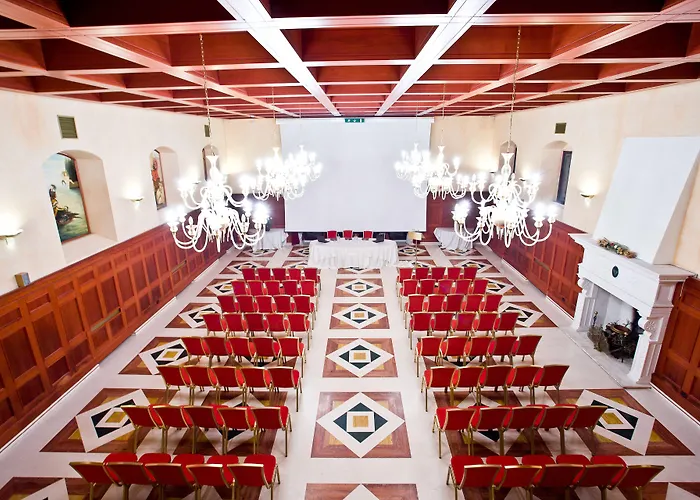 Relais Dei Normanni Hotel 4*